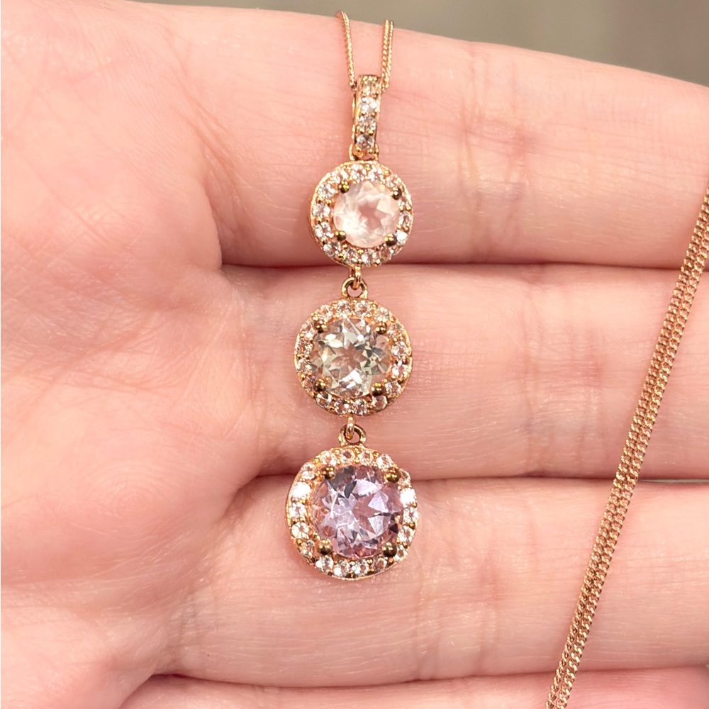 Elegant Gold and Pink Pendant Necklace - Picture 5 of 12